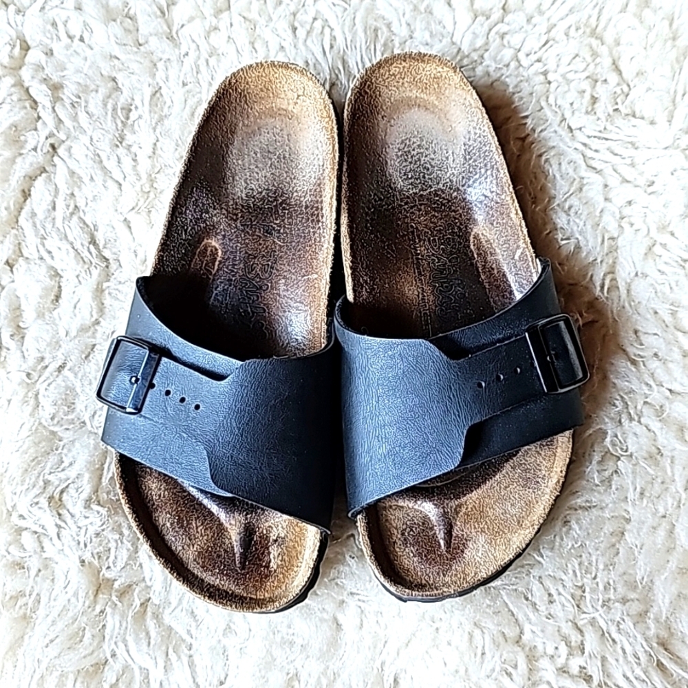 Black Birki's Birkenstock one strap sandal size 37 vegan